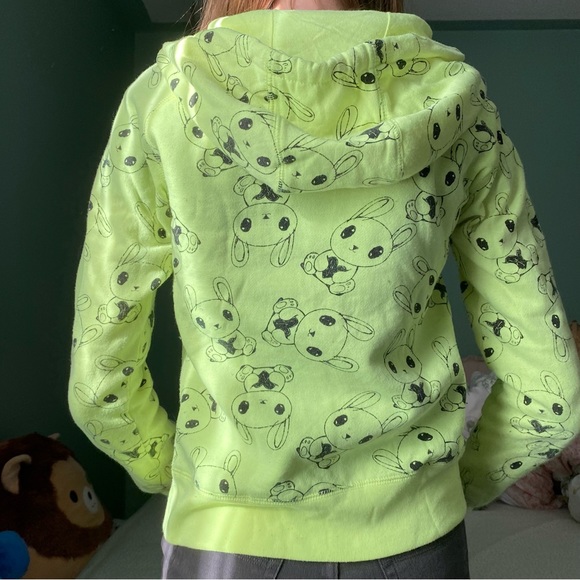 Neon yellow bunny print hoodie - Picture 3 of 5